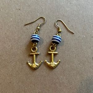 Adorable nautical navy/white drop earrings with faux gold anchor